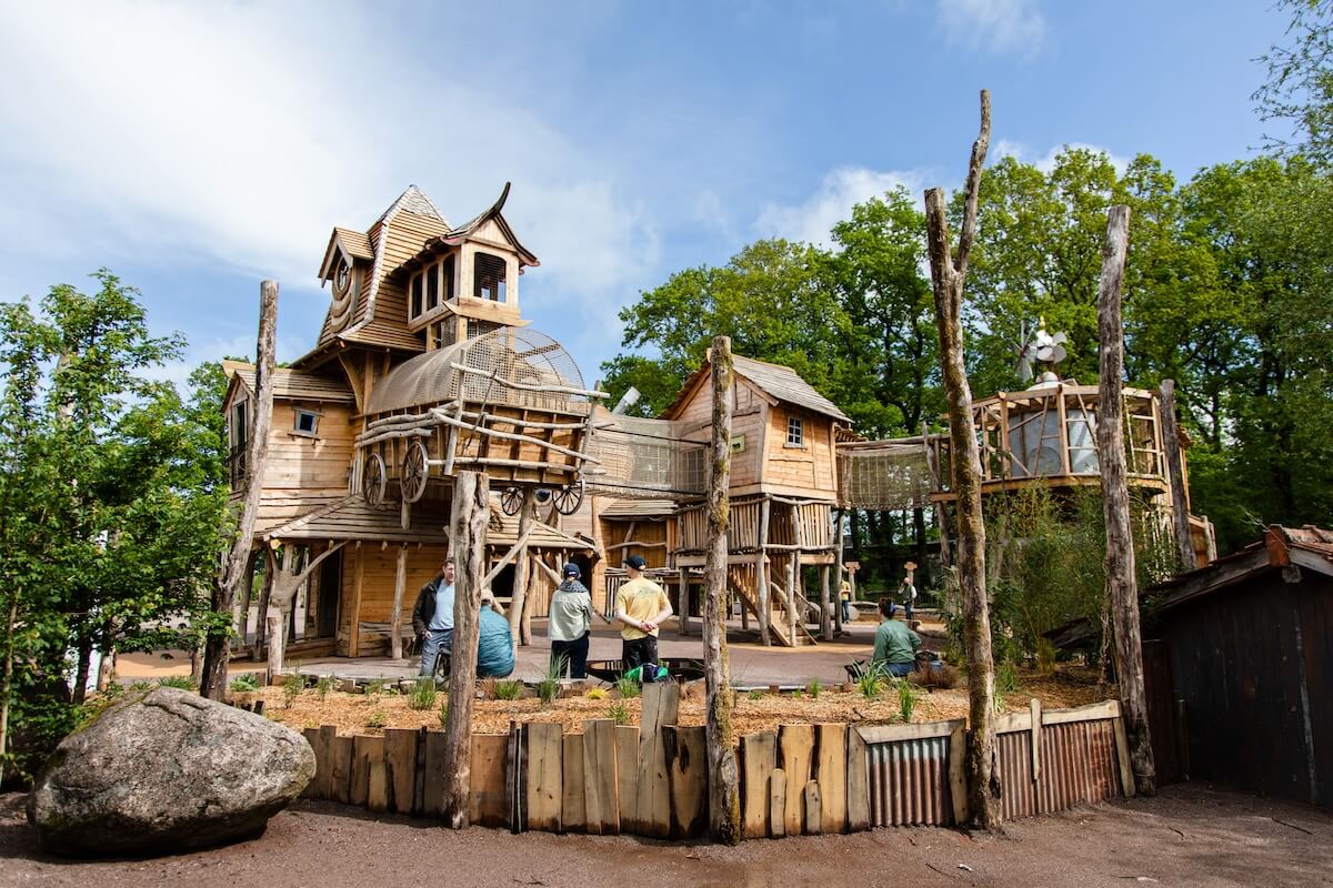 Rear View of the play at Neos Homestead at Parc Sainte Croix with adventure play by CAP.CO Photography by Kev Foster