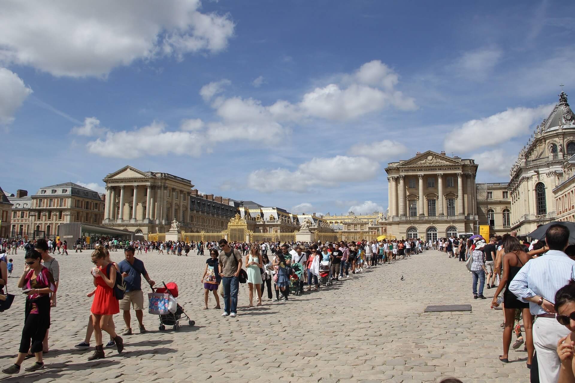 Ce dont vous avez besoin, c’est de créer une différenciation pour former des files d’attente afin de visiter votre attraction